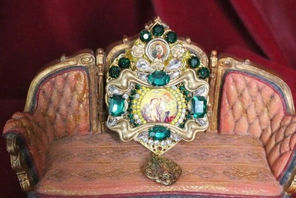 SOLD! 6653 Virgin Mary Cameo Vintage Style Massive Brooch - Image 3
