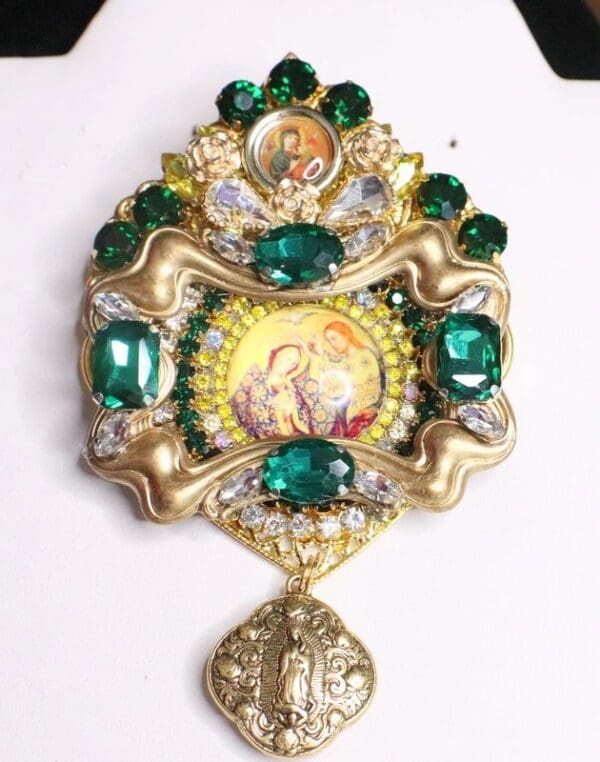 SOLD! 6653 Virgin Mary Cameo Vintage Style Massive Brooch - Image 5