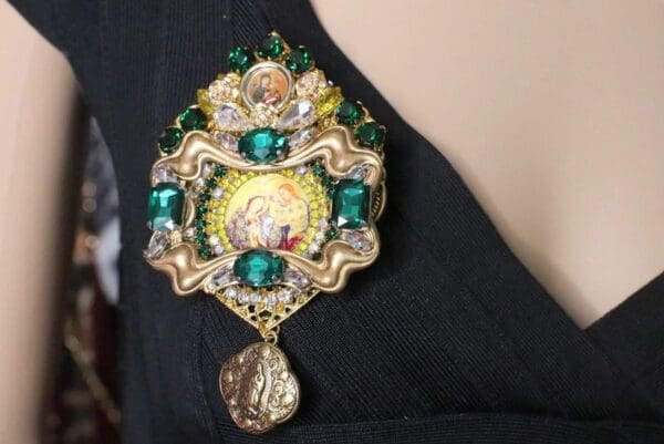 SOLD! 6653 Virgin Mary Cameo Vintage Style Massive Brooch - Image 7