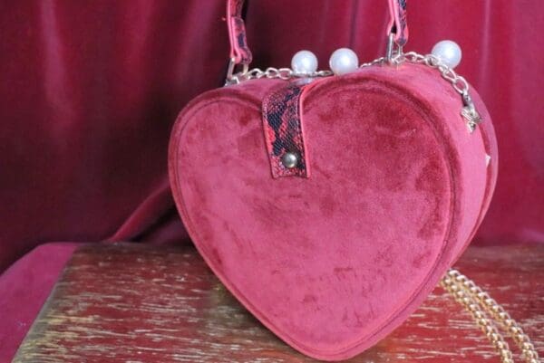 SOLD! 6376 Heart Shape Baroque Velvet Rhinestones Purse - Image 6