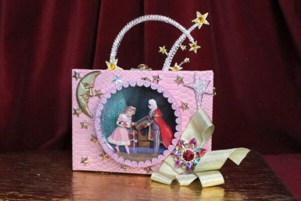 SOLD! 6796 Baroque 3D Effect Nutcracker Stars Trunk Cross-body Handbag - Image 8