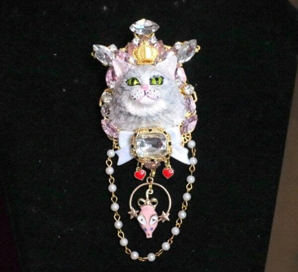 SOLD! 6824 Baroque Art Jewelry 3D Effect Lady-cat Mouse Brooch - Image 3