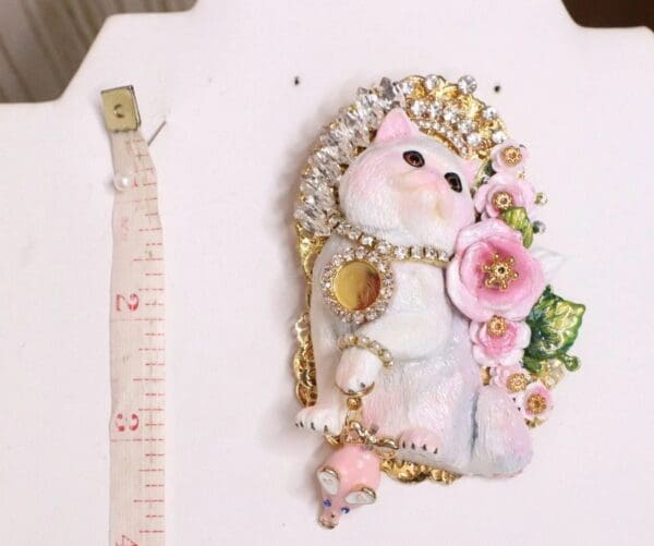 SOLD! 6829 Baroque Art Jewelry 3D Effect Lady-cat Roses Mouse Brooch - Image 4