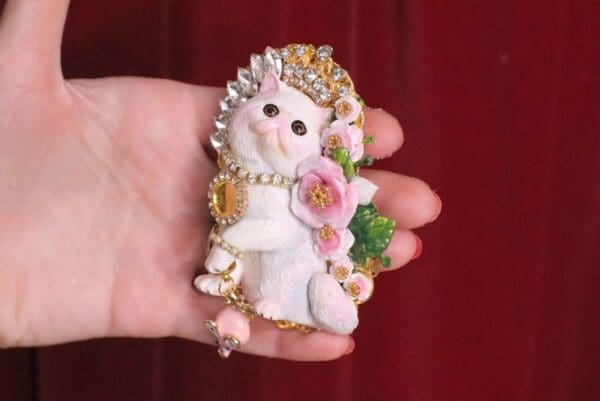 SOLD! 6829 Baroque Art Jewelry 3D Effect Lady-cat Roses Mouse Brooch - Image 6