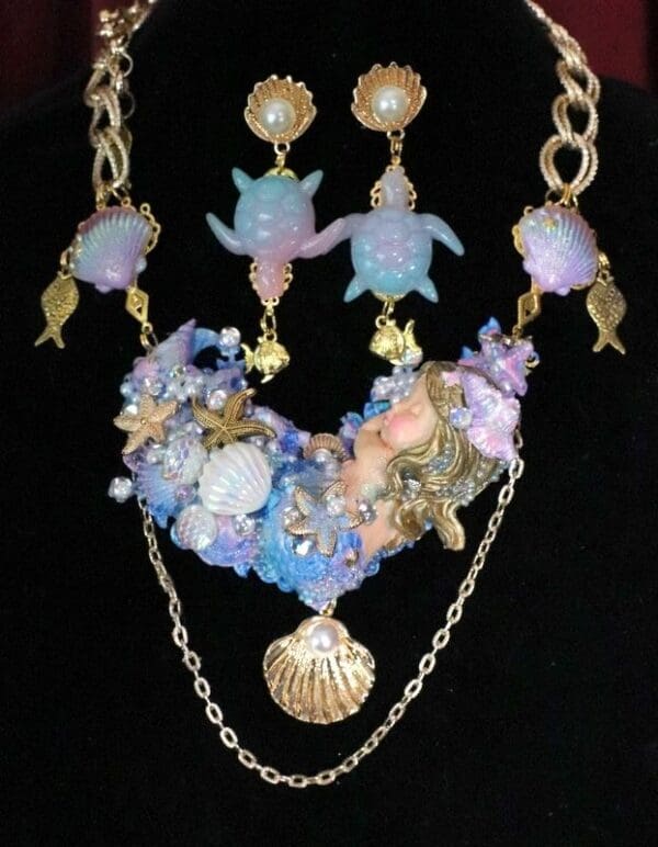 SOLD! 6834 Set Of Art Jewelry 3D Effect Vivid Sleeping Mermaid Necklace+ Earrings - Image 4