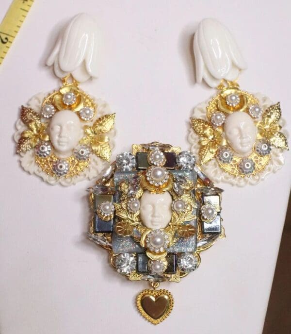 SOLD! 6858 Baroque Art Jewelry 3D Effect Face Brooch - Image 7