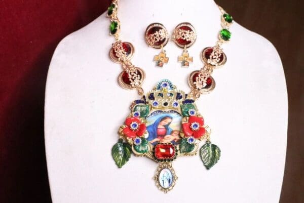 SOLD! 6863 Set Of Madonna And a Child Red Flowers Rhinestone Massive Necklace+ Earrings - Image 4