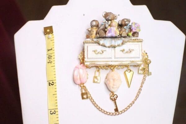 SOLD! 6865 Art Jewelry 3D Effect Lulu's Secret Closet Brooch - Image 6