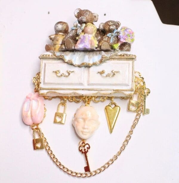 SOLD! 6865 Art Jewelry 3D Effect Lulu's Secret Closet Brooch - Image 7