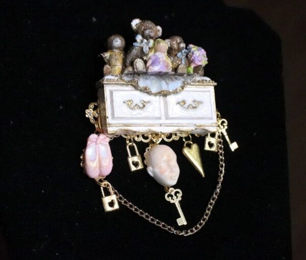 SOLD! 6865 Art Jewelry 3D Effect Lulu's Secret Closet Brooch - Image 2