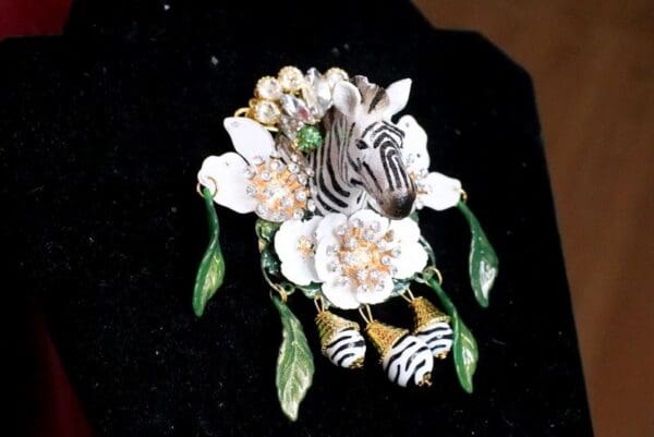 SOLD! 6868 Baroque 3D Effect Hand Painted Crystal Flowers Zebra Flower Huge Brooch - Image 5