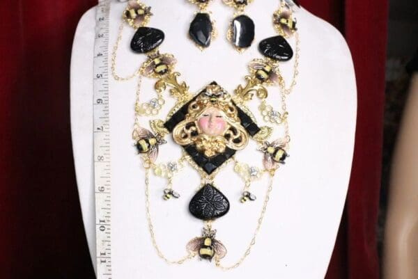 SOLD! 6911 Set Of Art Deco Genuine Agate Queen Bee Baroque Necklace+ Earrings - Image 3