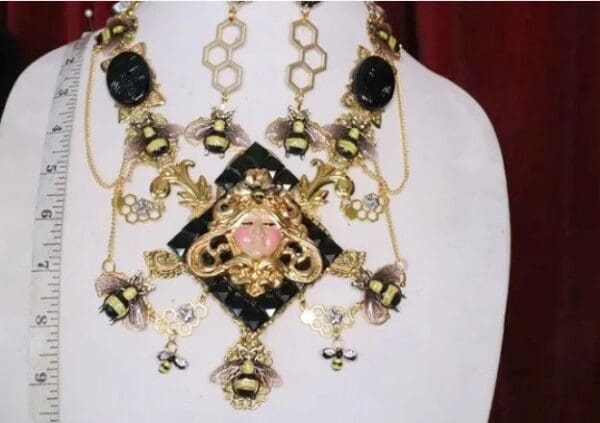 SOLD! 6955 Set Of Art Deco Genuine Agate Queen Bee Baroque Necklace+ Earrings - Image 4