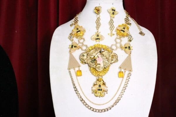 SOLD! 7011 Set Of Art Deco Honey Queen Bee Baroque Necklace+ Earrings - Image 4