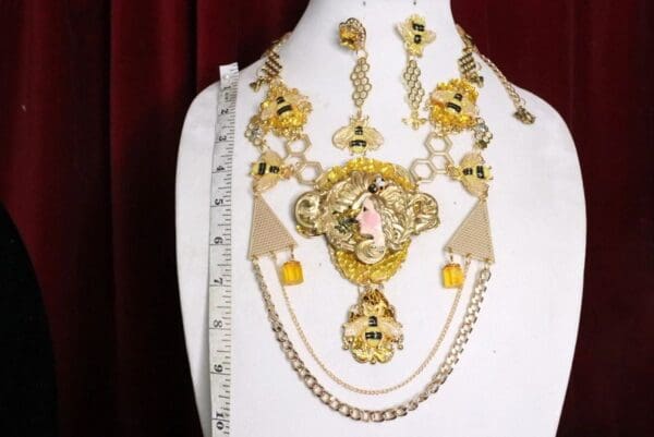 SOLD! 7011 Set Of Art Deco Honey Queen Bee Baroque Necklace+ Earrings - Image 5