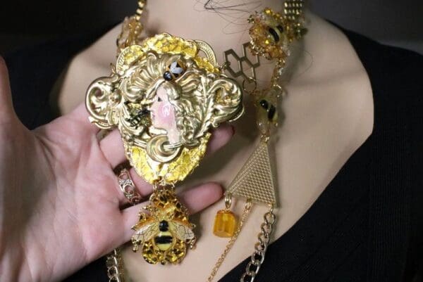 SOLD! 7038 Set Of Art Deco Sunny Honey Queen Bee Baroque Necklace+ Earrings - Image 10
