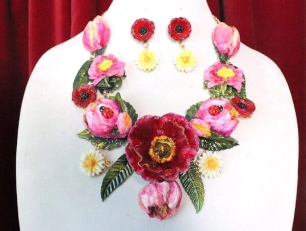 SOLD! 7083 Set Hand Painted Vivid Poppy Tulips Daisy Necklace+ Earrings