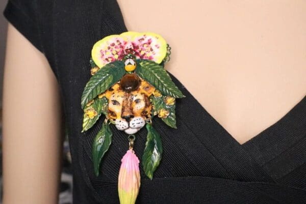 SOLD! 7089 Baroque Hand Painted Vivid Leopard Animal Brooch - Image 4