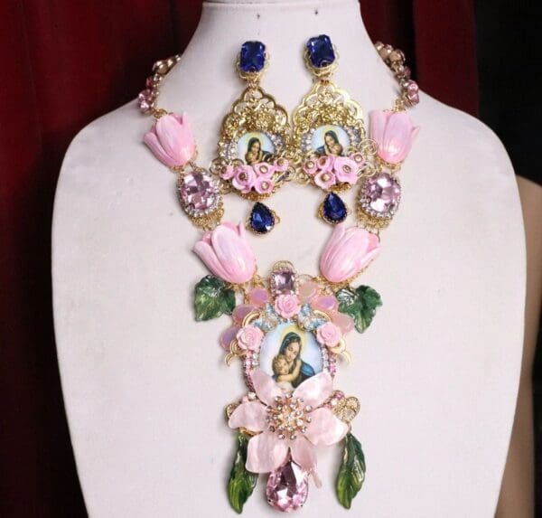 SOLD! 7098 l Virgin Mary Icon Cameo Tulip Flower Massive Necklace