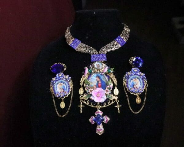 SOLD! 7100 Virgin Mary Icon Cameo Blue Rhinestones Massive Necklace - Image 3