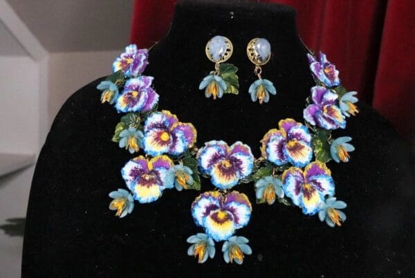 SOLD! 7117 Set Art Nouveau Vivid Viola Flowers Hand Painted Necklace+ Earrings - Image 8