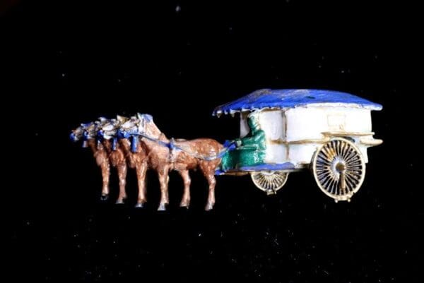SOLD! 7120 Japanese Revival Hand Painted Horses Unusual Brooch - Image 7