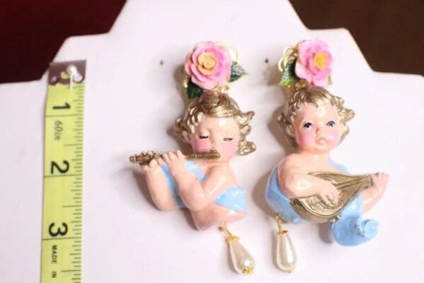 SOLD! 7199 Baroque White Roses Musical Cherubs White Ribbon Studs Earrings - Image 7