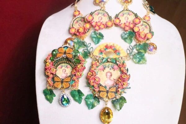 SOLD! 7257 Young Marie Antoinette Butterfly Cameo Brooch - Image 2