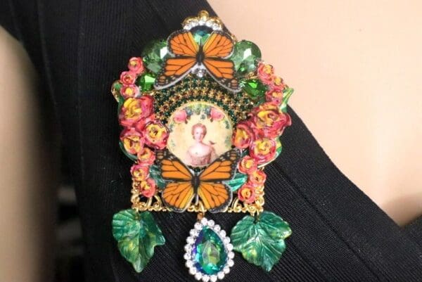 SOLD! 7257 Young Marie Antoinette Butterfly Cameo Brooch