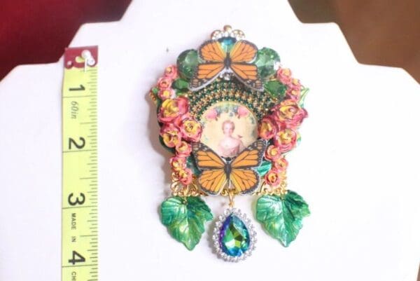 SOLD! 7257 Young Marie Antoinette Butterfly Cameo Brooch - Image 9