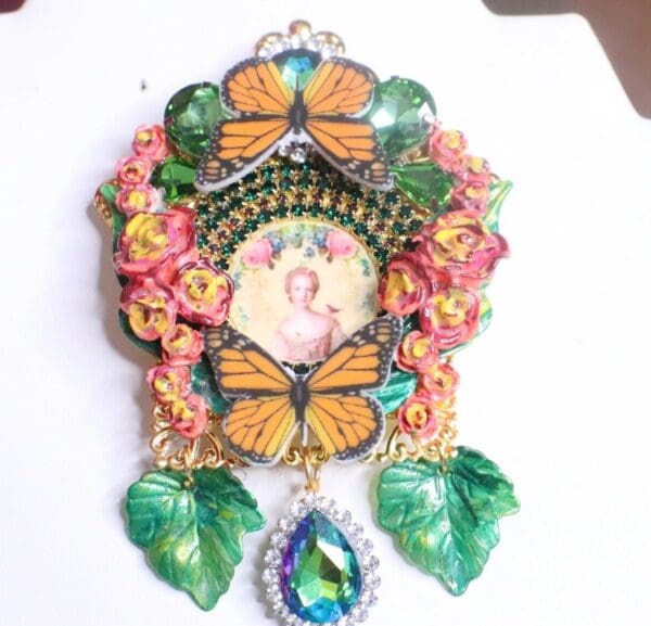 SOLD! 7257 Young Marie Antoinette Butterfly Cameo Brooch - Image 10