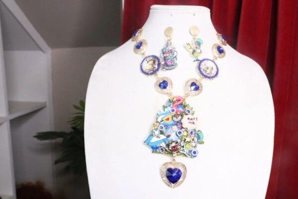 SOLD! 7346 Set Of Alice In Wonderland Adorable Necklace+ Earrings - Image 5