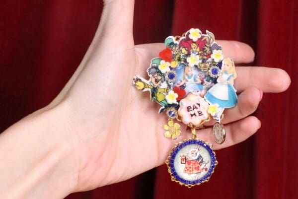 SOLD! 7370 Alice In Wonderland Enamel Details Brooch - Image 2