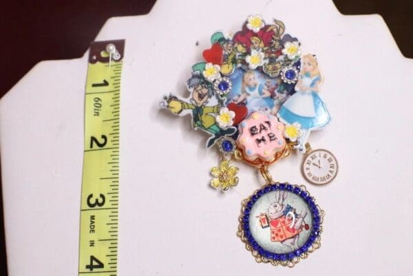 SOLD! 7370 Alice In Wonderland Enamel Details Brooch - Image 3