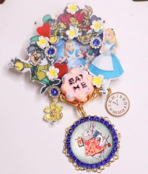 SOLD! 7370 Alice In Wonderland Enamel Details Brooch - Image 4