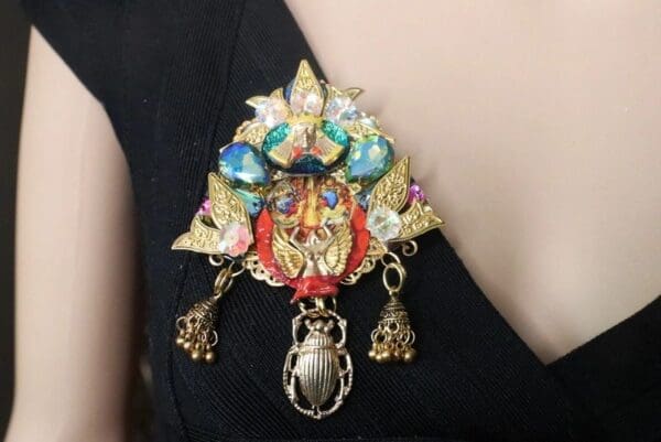 SOLD! 7374 Egyptian Revival Pharaoh Scarab Unique Brooch - Image 2