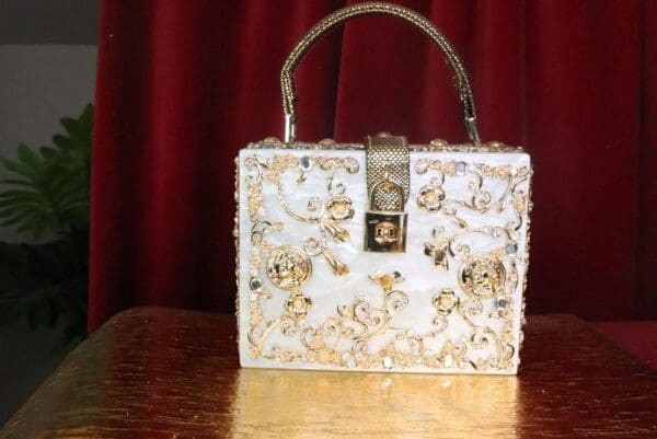 SOLD! 7411 Baroque Pearl Coin Trunk Crossbody Handbag - Image 2