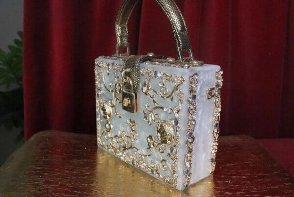 SOLD! 7411 Baroque Pearl Coin Trunk Crossbody Handbag - Image 6