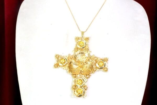 SOLD! 7413 Baroque Gold Filigree Massive Cross Pendant - Image 5