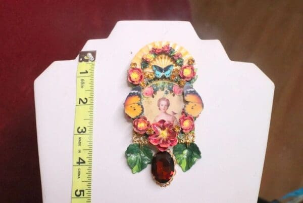 SOLD! 7462 Young Marie Antoinette Butterfly Cameo Brooch - Image 7