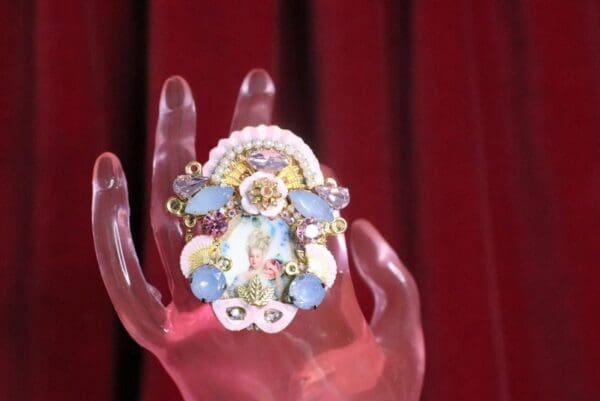 SOLD! 7496 Young Marie Antoinette Hand Painted Fan Cocktail Adjustable Ring - Image 5