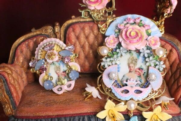 SOLD! 7496 Young Marie Antoinette Hand Painted Fan Cocktail Adjustable Ring - Image 8
