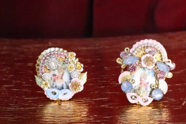 SOLD! 7497 Young Marie Antoinette Hand Painted Fan Cocktail Adjustable Ring - Image 3