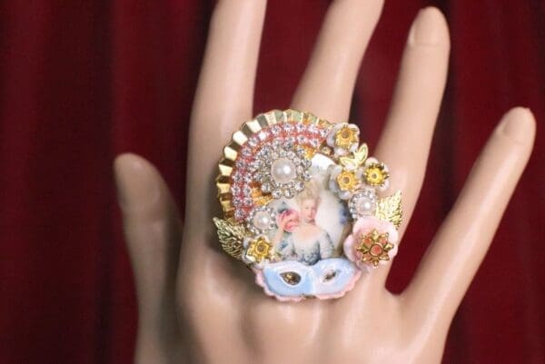 SOLD! 7497 Young Marie Antoinette Hand Painted Fan Cocktail Adjustable Ring - Image 7