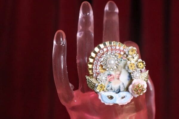 SOLD! 7497 Young Marie Antoinette Hand Painted Fan Cocktail Adjustable Ring - Image 9