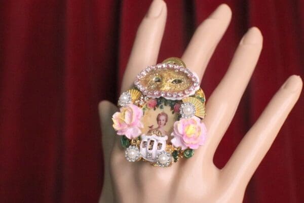 SOLD! 7498 Young Marie Antoinette Hand Painted Fan Cocktail Adjustable Ring - Image 6