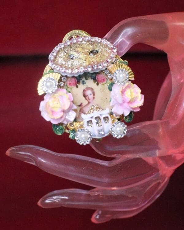 SOLD! 7498 Young Marie Antoinette Hand Painted Fan Cocktail Adjustable Ring - Image 2