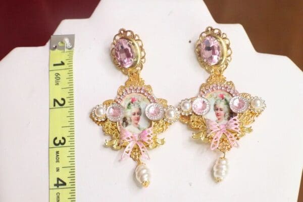 SOLD! 7531 Marie Antoinette Fan Pearl Cameo Elegant Earrings - Image 3