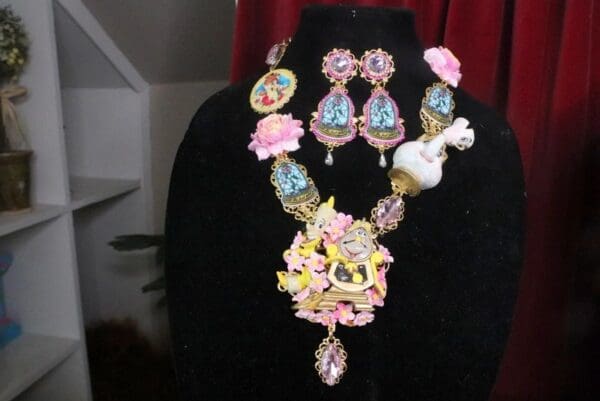 SOLD! 7541 Set Of Art Jewelry 3D Effect Beauty And The Beast Necklace+ Earrings - Image 5