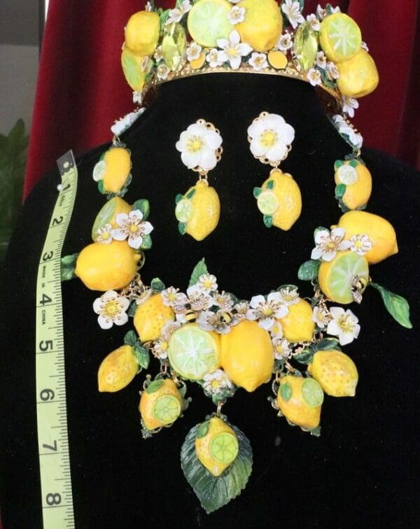 SOLD! 7572 Set Of Baroque 3D Effect Lemon Fruit Bee Statement Necklace+ Earrings - Image 8